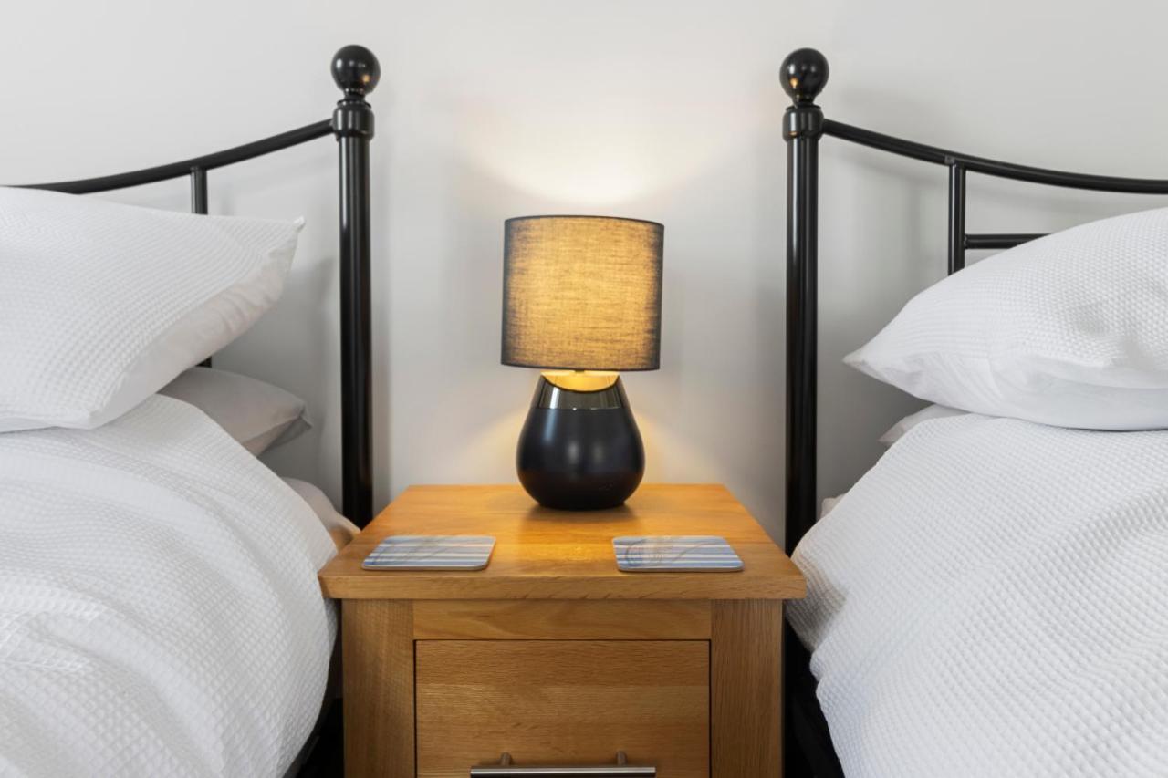 A Modern And Cosy Apartment Just Yards From Brixham'S Bustling Harbourside 外观 照片